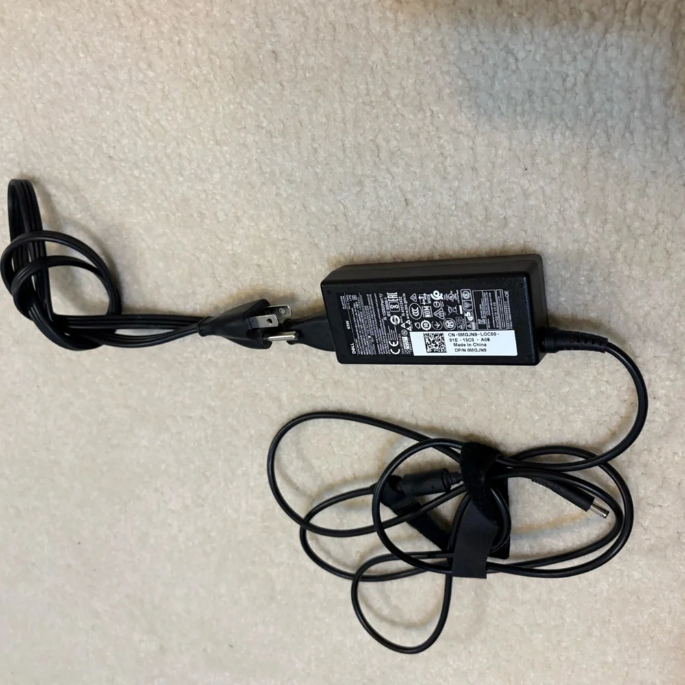 Genuine Dell 65W Laptop AC Adapter